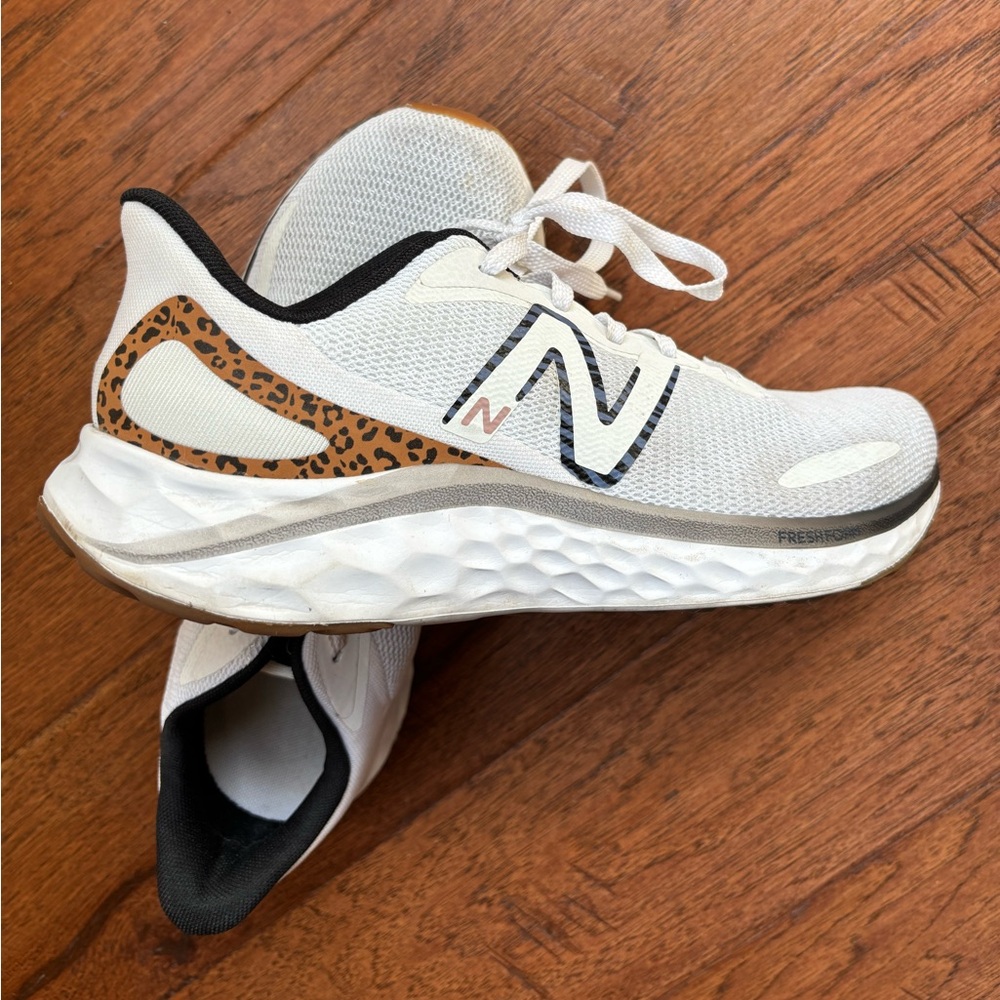 New Balance Sz. 10 Fresh Foam Arishi V4 Sneakers